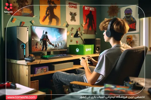 پسر در حال بازی با مایکروسافت xbox.jpg