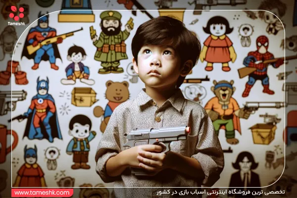 کودک در حال بازی با تفنگ اسباب بازی کودک در حال بازی با تفنگ اسباب بازی